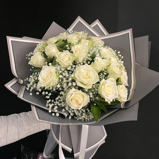 17 White roses