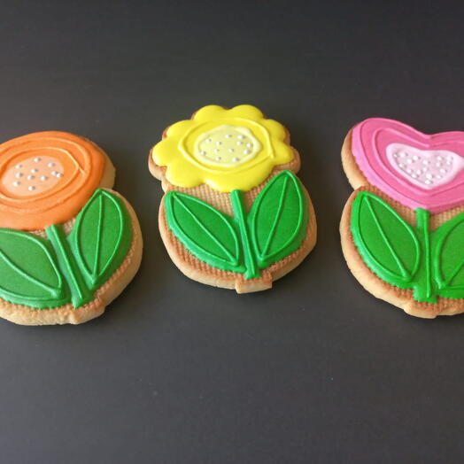 Royal icing flowers