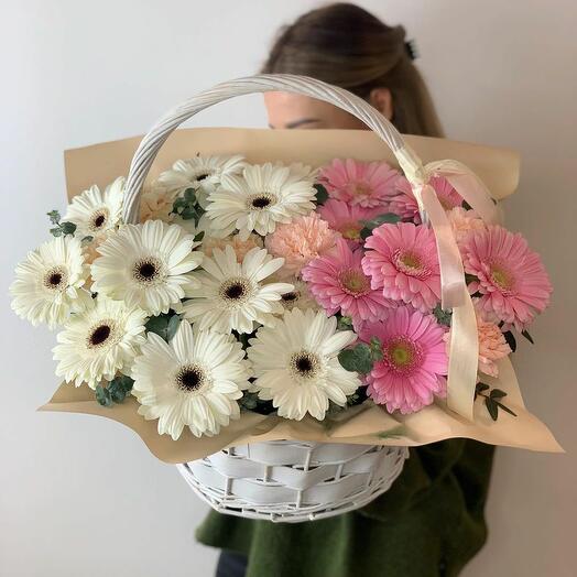 Basket arrangement consisting of 27 pink and white gerberas