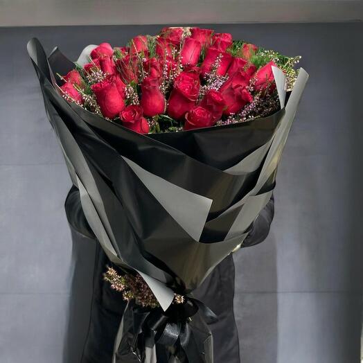 33 roses bouquet