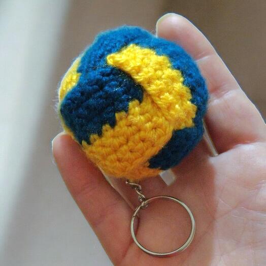 Hand-Knitted Ball Keychain – Fan Design