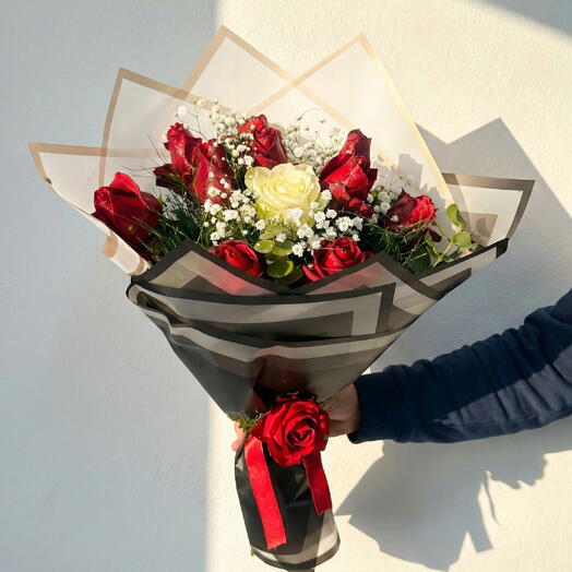 Buyukeyici Kırmızı Gul Buketi