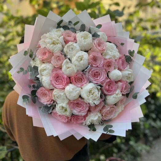 Beyaz Şakayık ve Pembe Guller Buketi