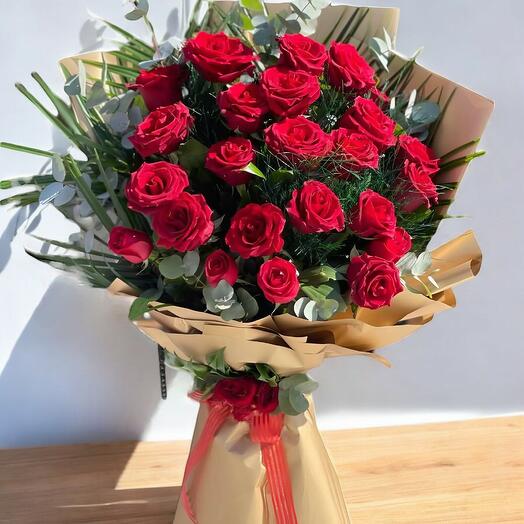 Rose Feast - 21 Adet İthal Kırmızı Gul Buketi