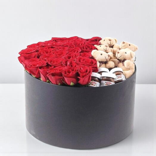 Siyah Kutuda Kırmızı Gul, Ayıcık ve Nutella