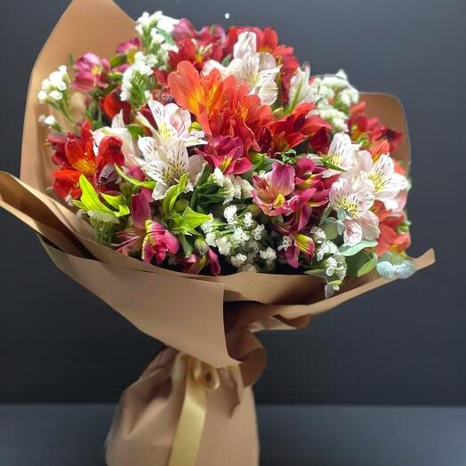 Canlı Renklerde Astromerya ve Statis Buketi