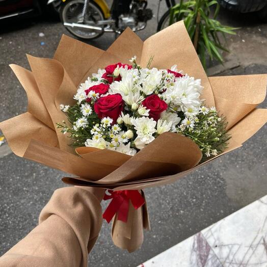 🌹 Kır Papatyalı ve Kırmızı Gullu Zarif Buket 💐