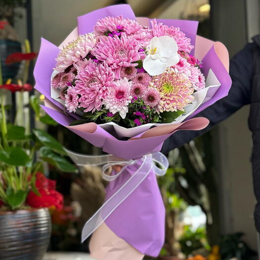 Anastasialar ve Orkide çiçek buketi