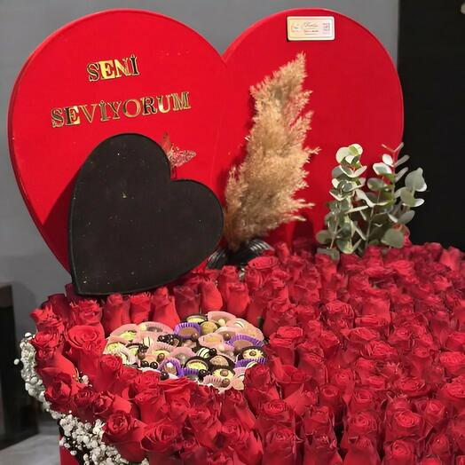 Kutuda 150 kırmızı gul