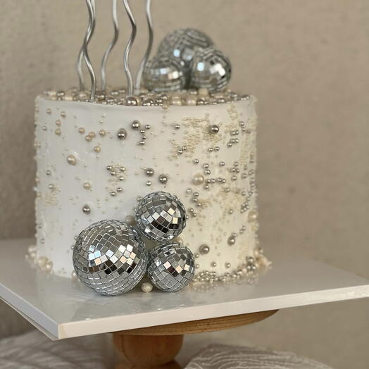 Disko Toplu İncili Beyaz Pasta