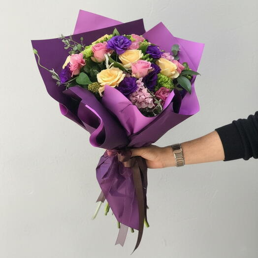 Karışık renkli buketler