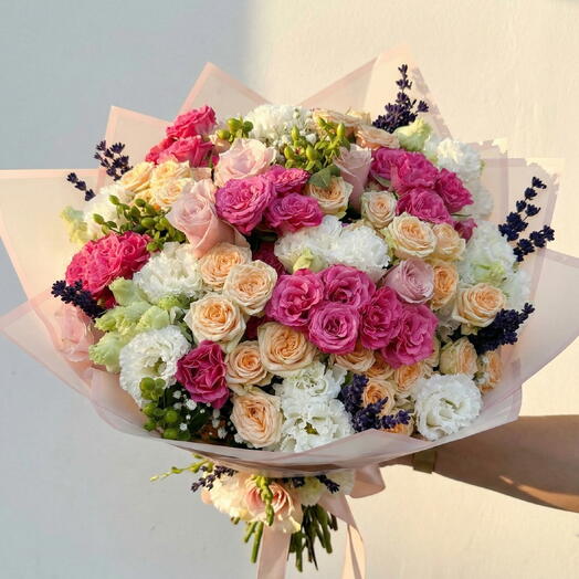 Karışık çardak gul Buket i lavantalı