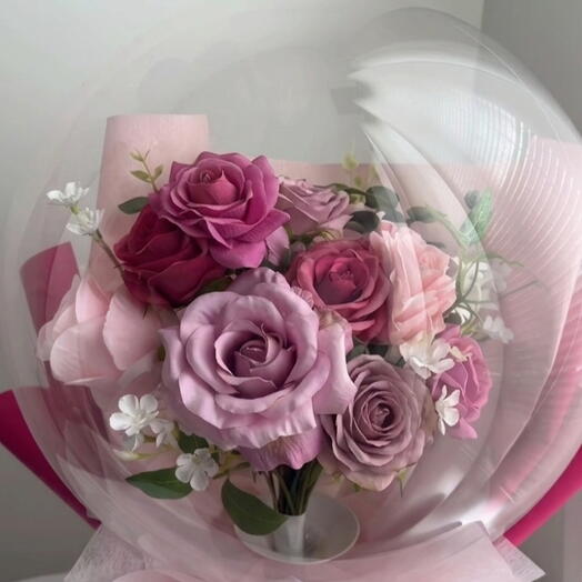 Balloon Designed Premium Fuchsia and Lilac Rose Arrangement