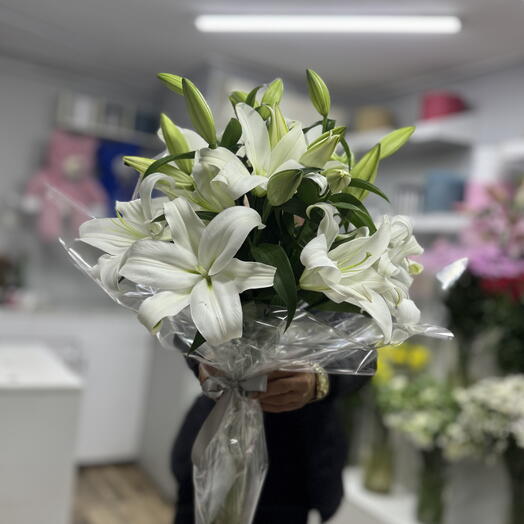 Sade ve şık lilyum buketi