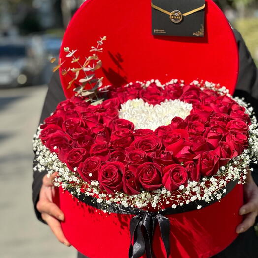 Yuvarlak gullerden kalp papatyaya