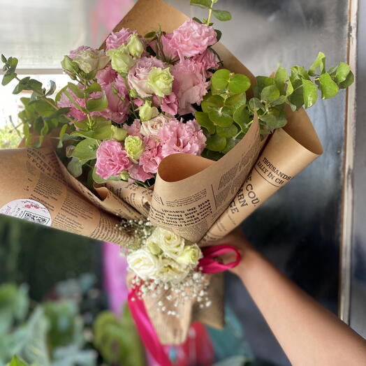 Pink lisianthus bouquet