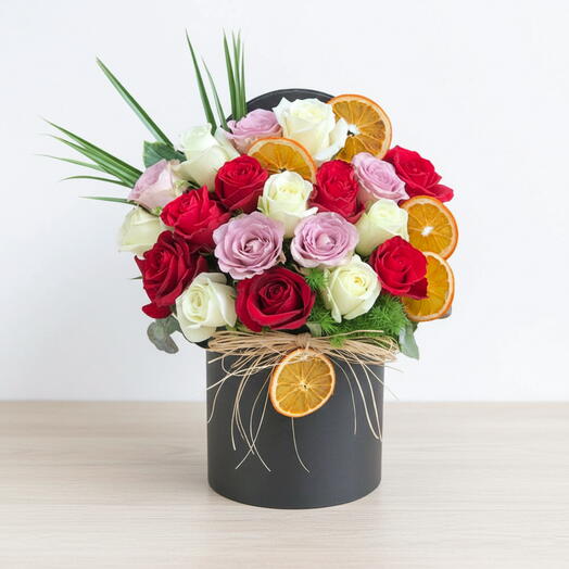 Rengarenk kutuda guller