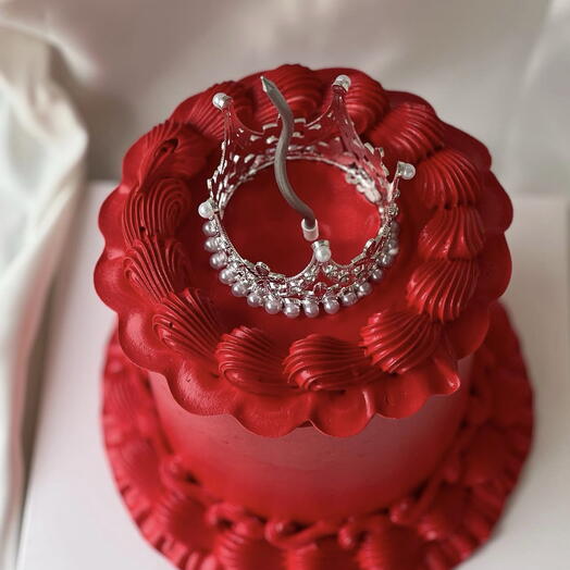 Kırmızı Taçlı Pasta