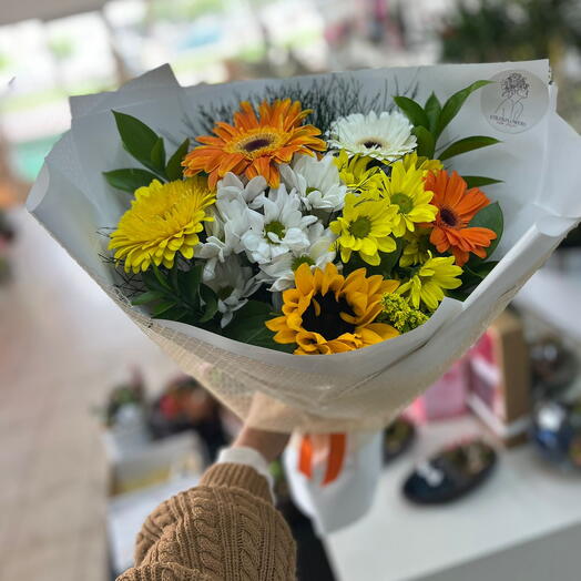 Papatyalar, Gerberalar ve Ayçiçeği Buketi