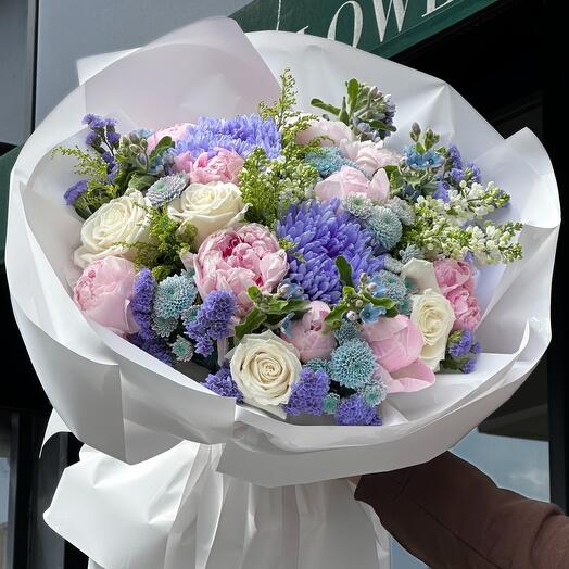 Şakayık ve Anastasya ile Hazırlanan Karışık Buket