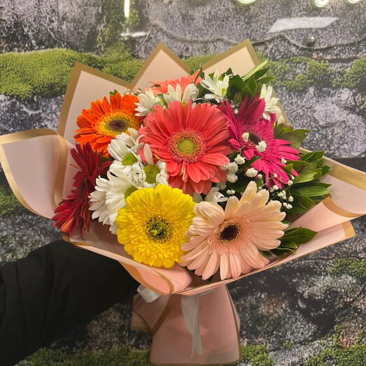 🌼 Medium-Sized Colorful Gerbera and White Daisy Bouquet 💗🤍💛