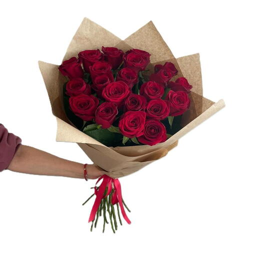 Kahverengi Ambalaj Kağıdında Sade Kırmızı Gul Buketi