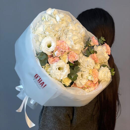 Eustoma'dan hafiflik buketi