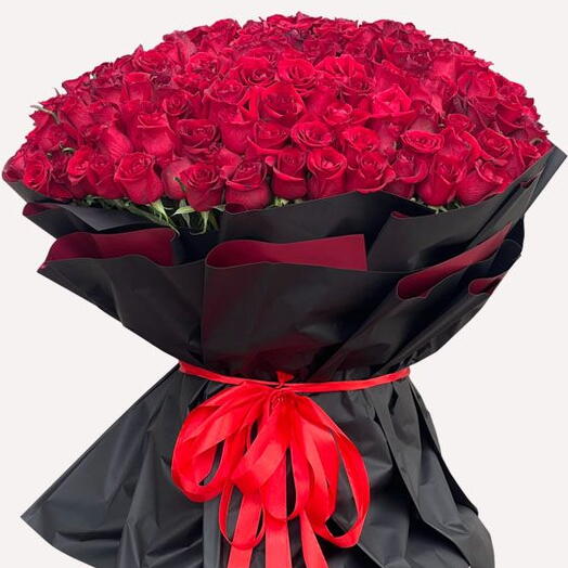 Siyah Ambalaj Kağıdında 200 Kırmızı Gul Buketi