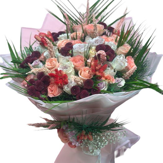 Букет эксклюзивного дизайна с импортными розами в разноцветных тонах