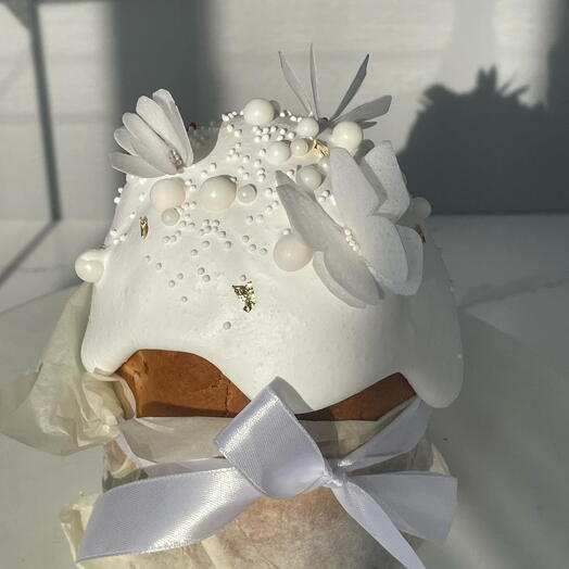 Luxury White Easter Kulich