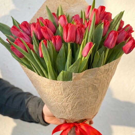 Aşkın Kırmızı Laleleri Buketi
