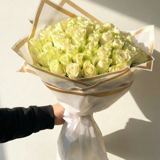 Beyaz Ambalaj Kağıdında 41 Beyaz Guller