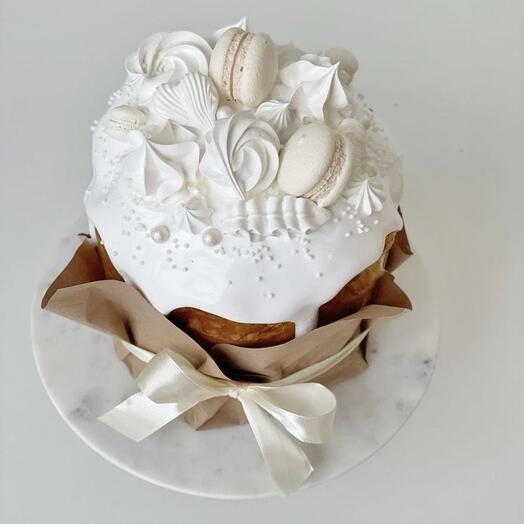 White Pearl Easter Kulich