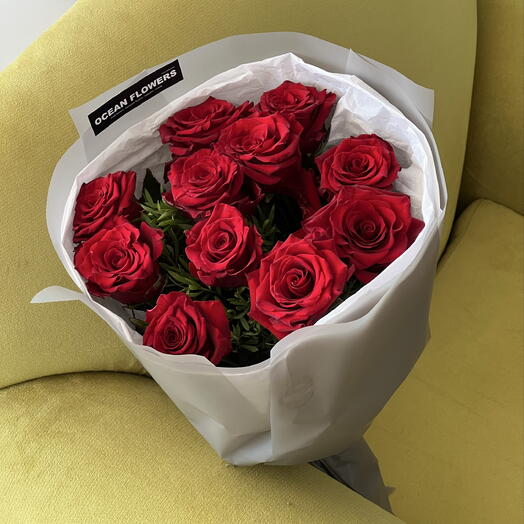 11 RED ROSE