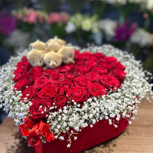 Kalpli Kutuda kırmızı gul