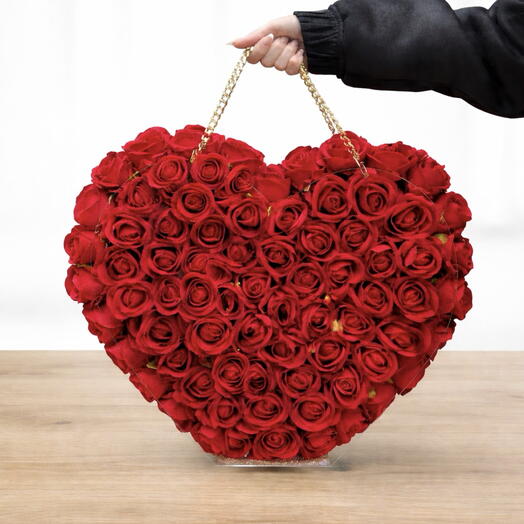 Kalp Tasarım Kırmızı Gul Çanta Aranjmanı – Luks Gul Tasarımı