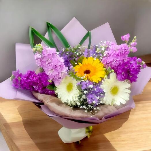 Mor Şebboy ve Gerbera Aranjmanı