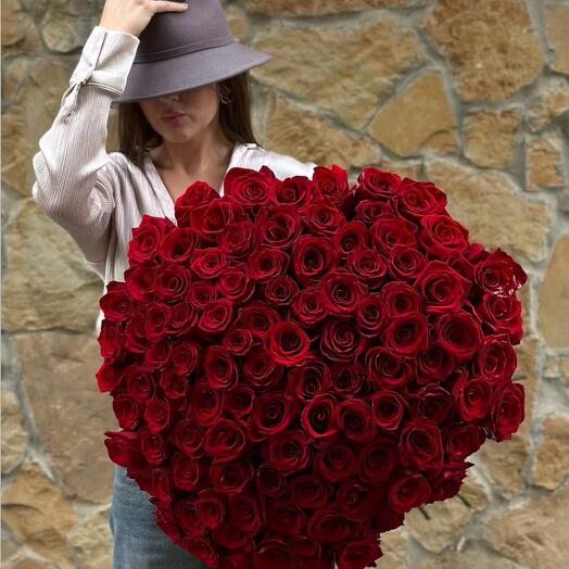🌹 The Deepest Red of Love – 101 Roses 🌹q