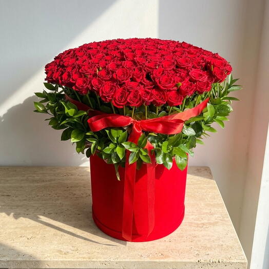 151 kırmızı gül kutusu