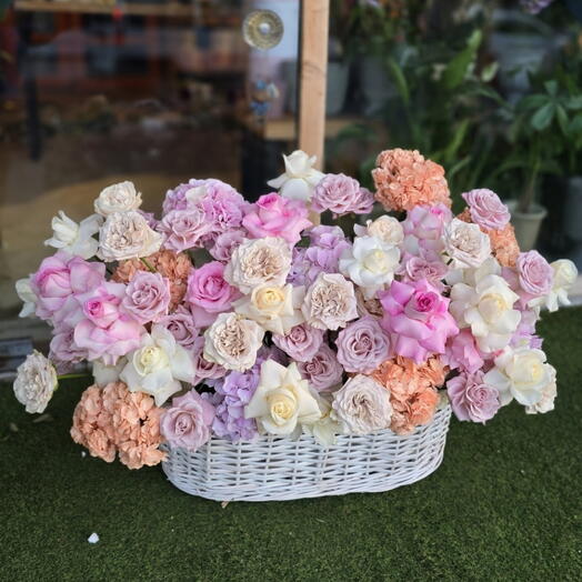 Gullu ve ortancalı sepet