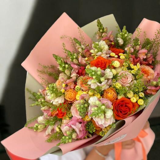 Aslanağzı, İthal Gul ve Krizantemli Renkli Buket