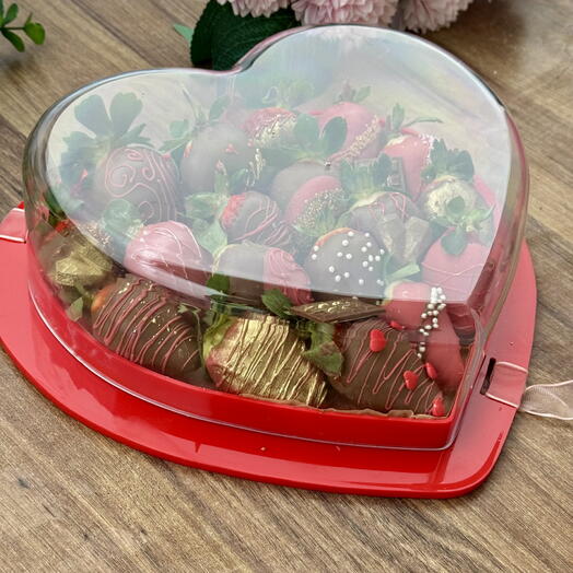 18 li kalpli kutu çikolatalı çilek