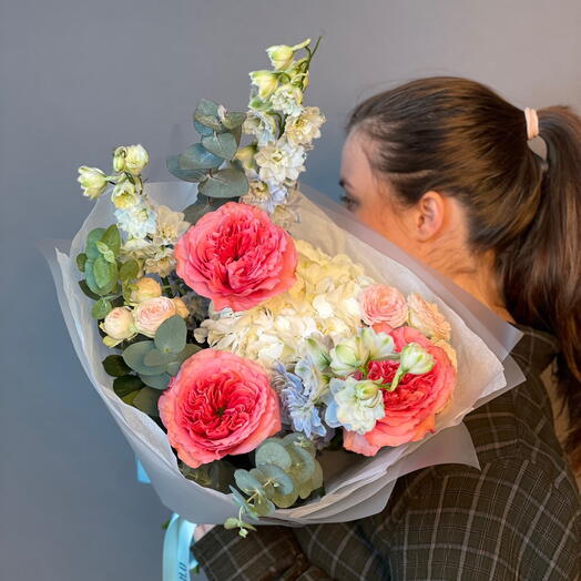 Üç Pembe İfade Buketi