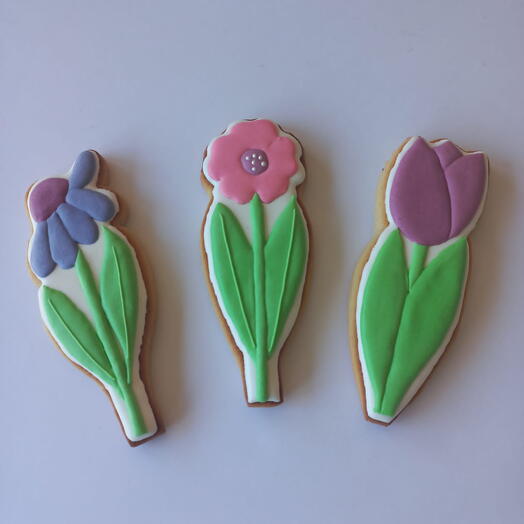 Royal icing flower cookies