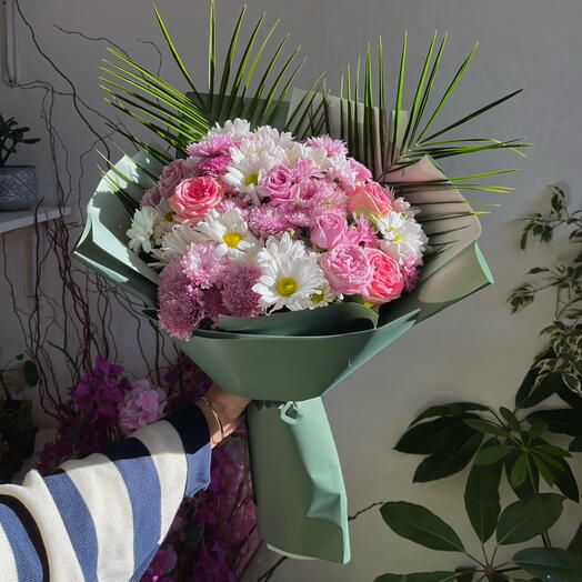 Pembe ışıltı buketi