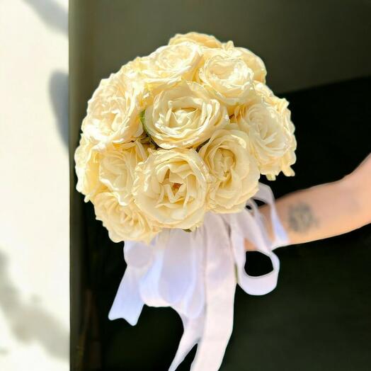 Beyaz Four Season Gul Gelin Buketi