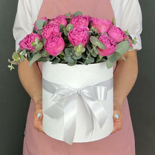 Şapka kutulu pembe guller