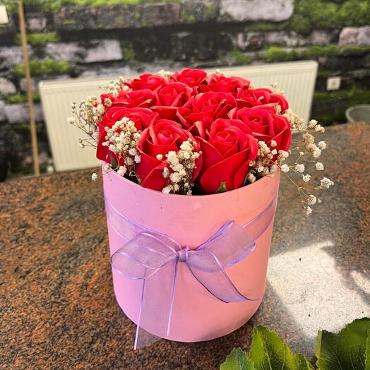 PEMBE SİLİNDİR KUTUDA YAPAY GÜL