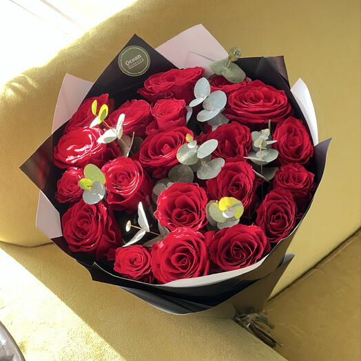 21 Red rose premium