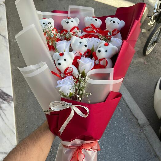 MEGA BOY BEYAZ GÜLLÜ KIRMIZI AYICIK BUKETİ